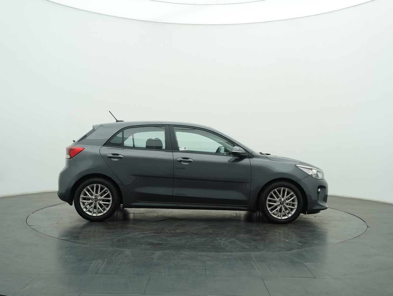 terpakai 2018 Kia Rio EX 1.4