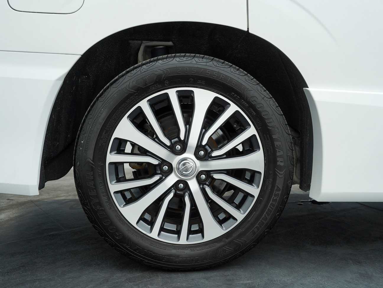 terpakai 2020 Nissan Serena S-Hybrid High-Way Star 2.0
