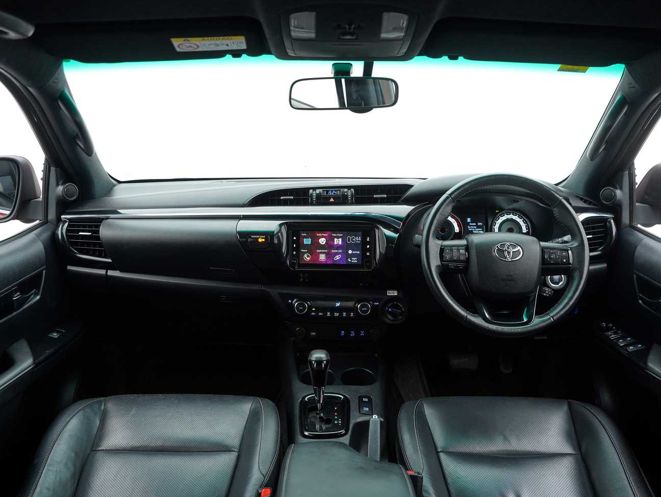 terpakai 2019 Toyota Hilux Black Edition Dual Cab 2.8