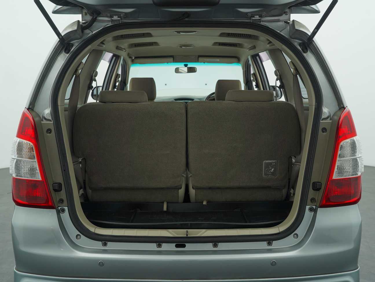 used 2011 Toyota Innova G 2.0