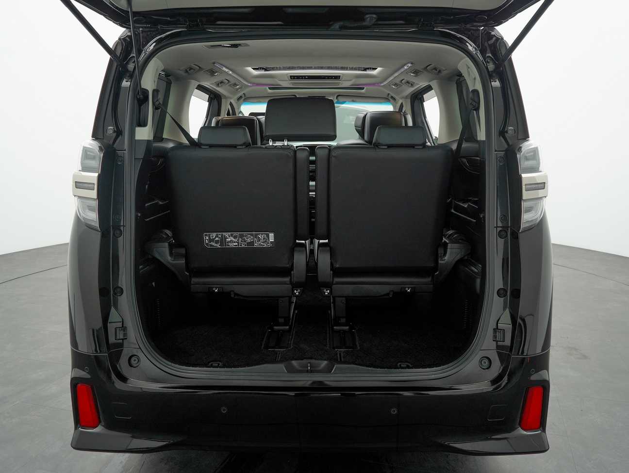 used 2018 Toyota Vellfire  2.5