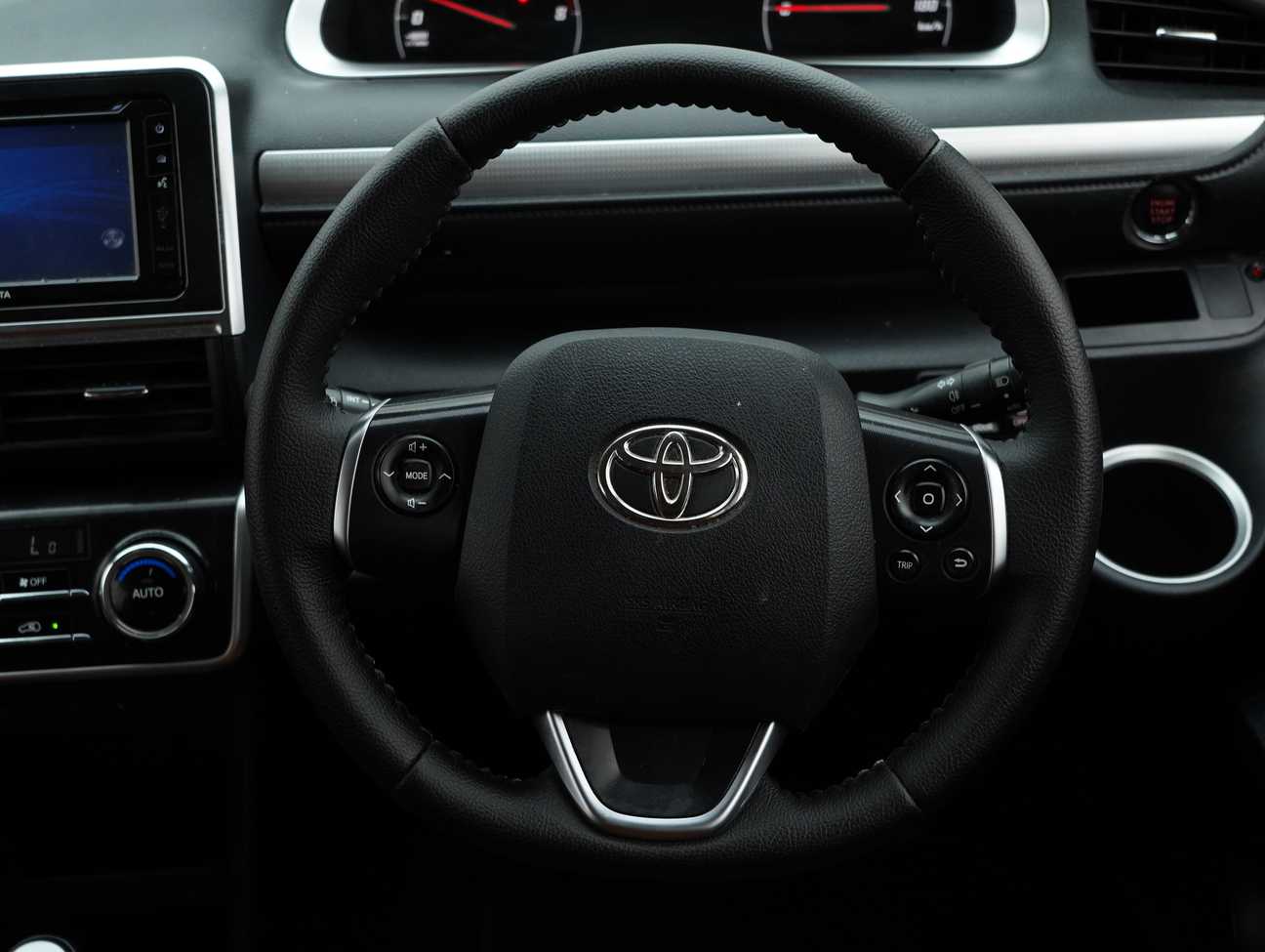 used 2017 Toyota Sienta V 1.5