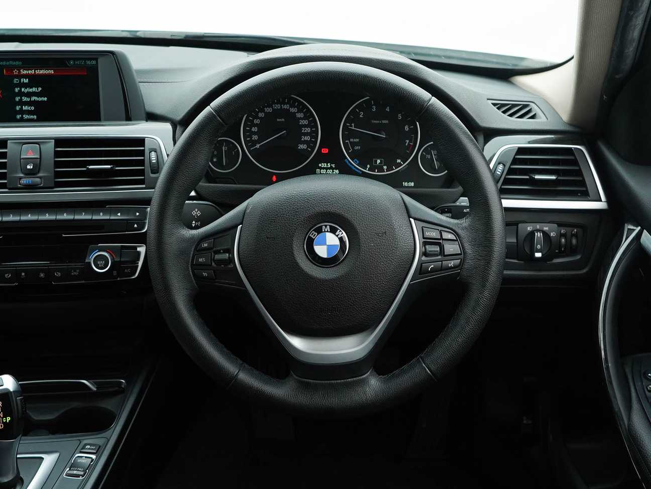 used 2019 BMW 318i Luxury 1.5