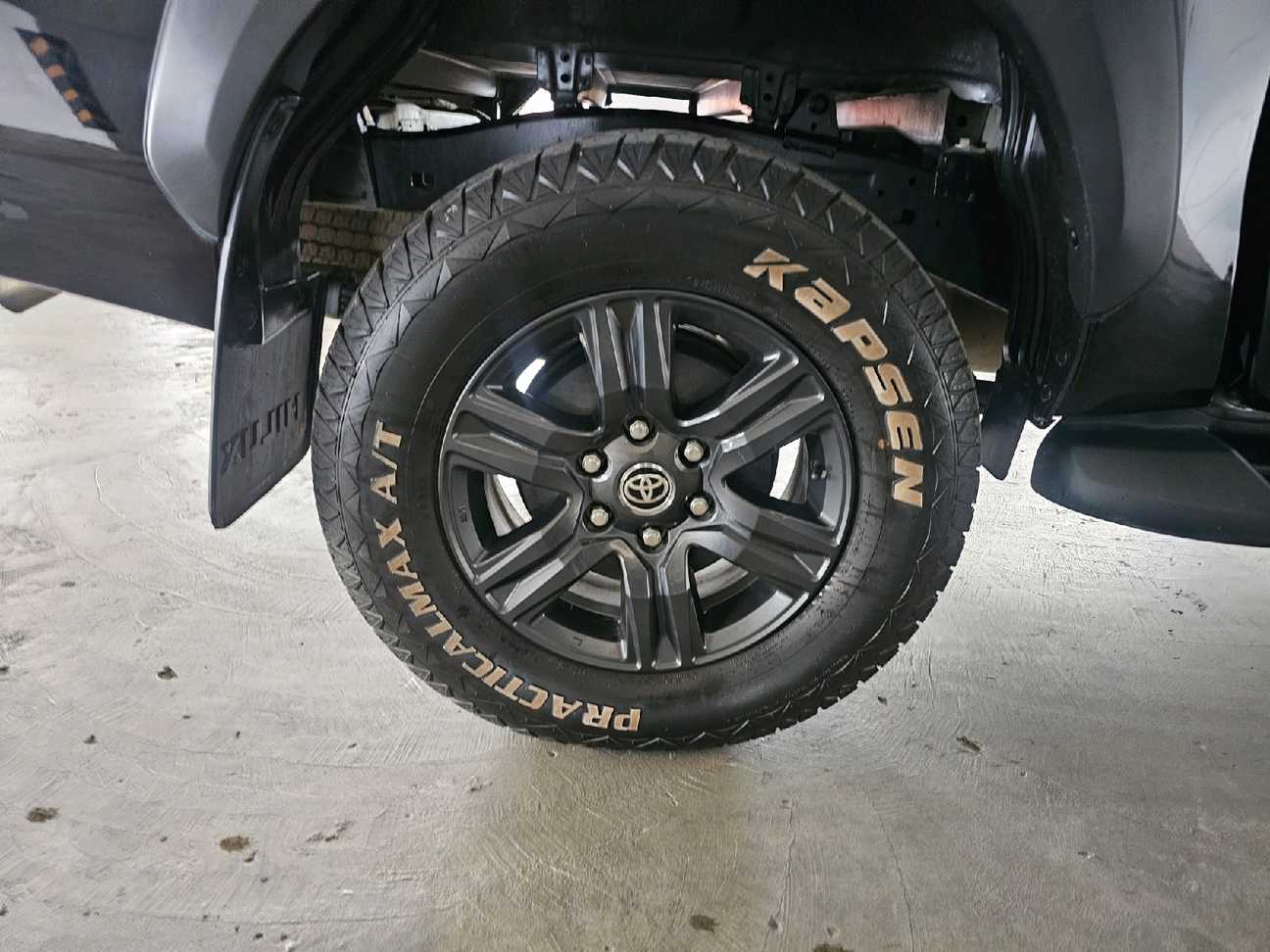 used 2023 Toyota Hilux E Dual Cab 2.4