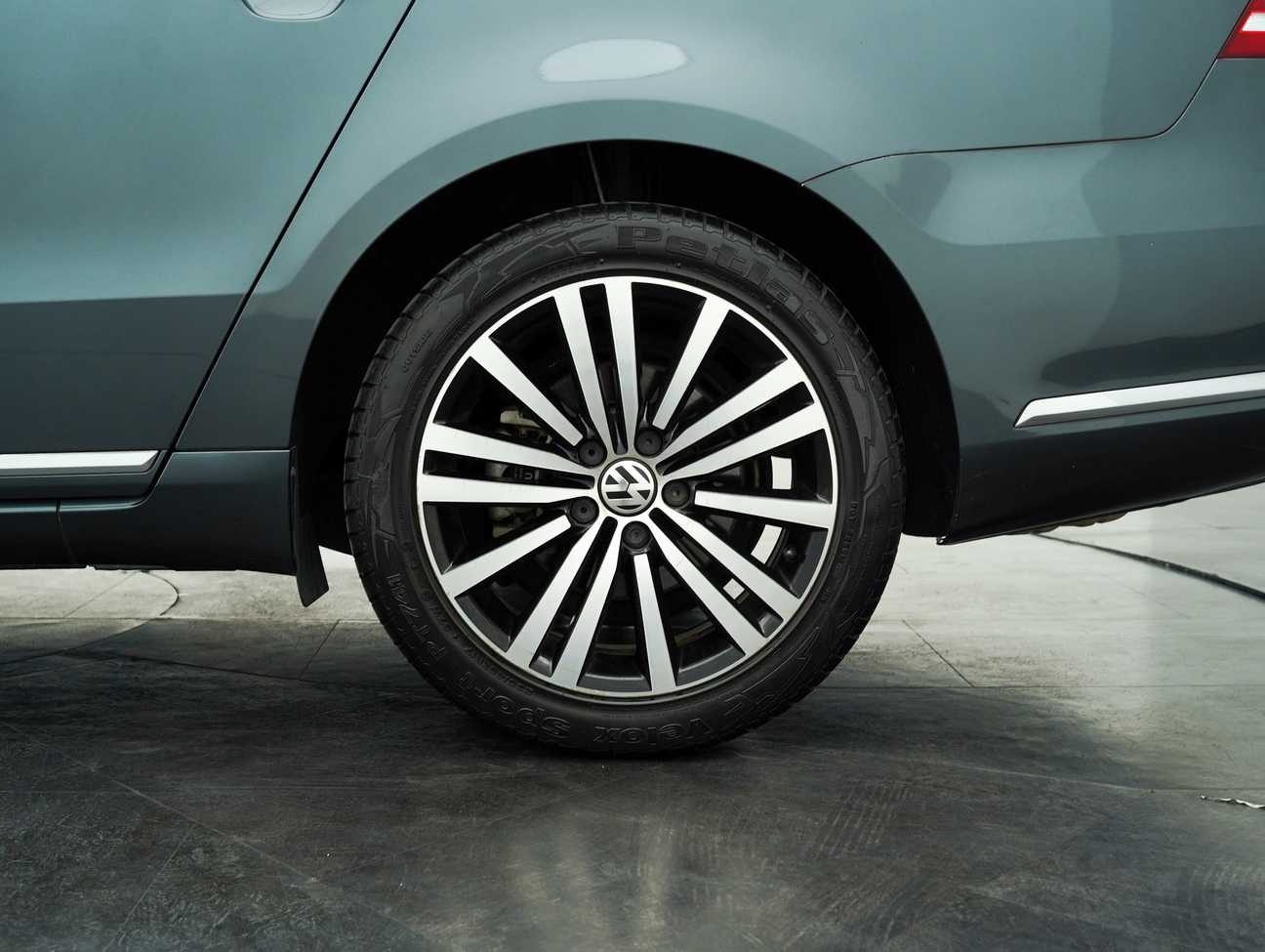 terpakai 2014 Volkswagen Passat TSI 1.8