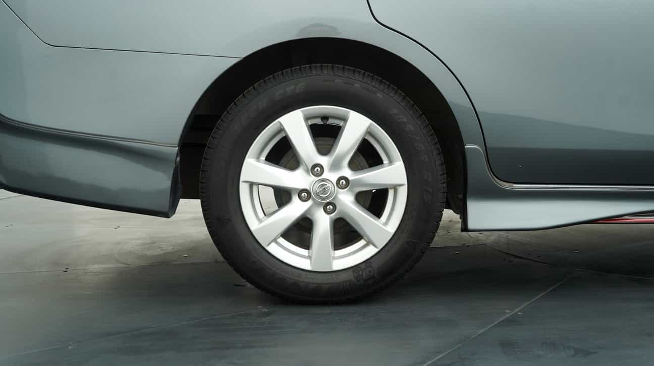 terpakai 2014 Nissan ALMERA E 1.5
