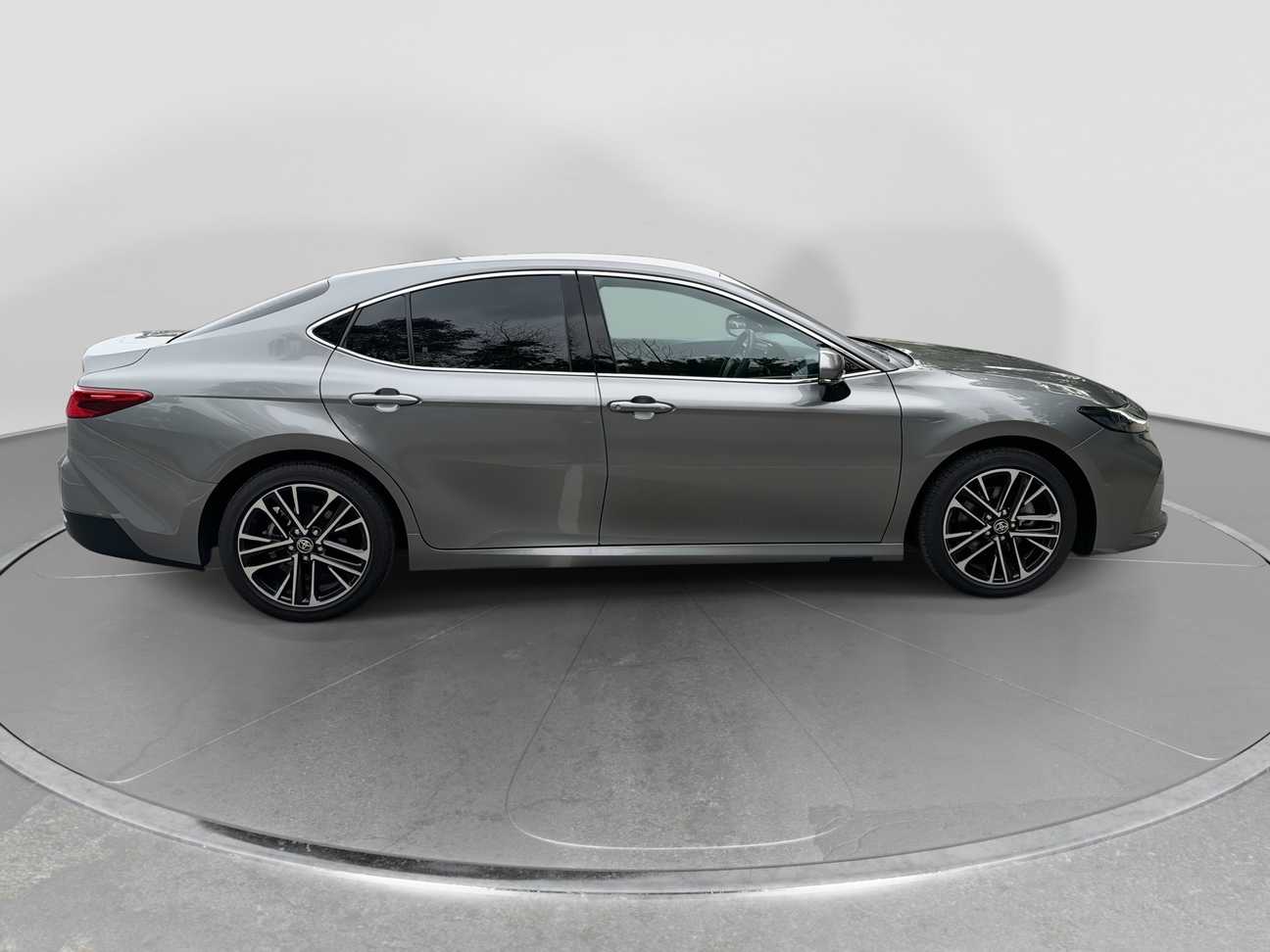used 2025 Toyota Camry V 2.5