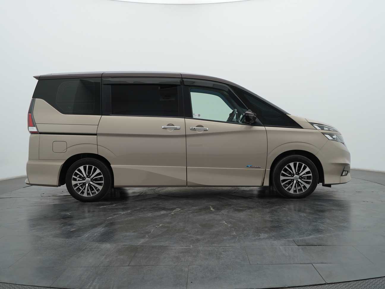 used 2021 Nissan Serena S-Hybrid High-Way Star 2.0