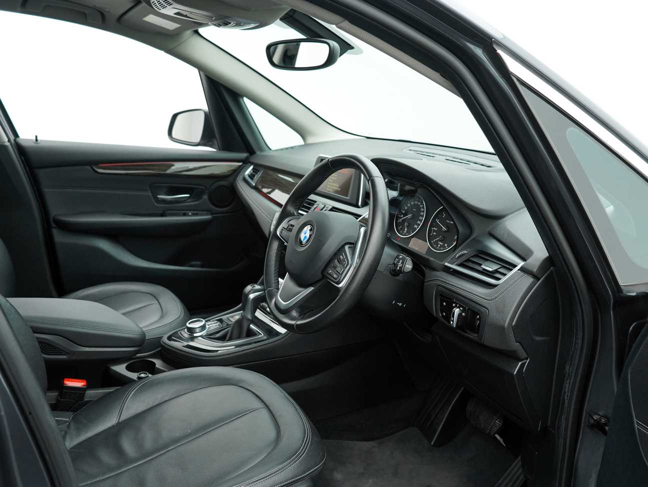 terpakai 2016 BMW 218i Active Tourer 1.5