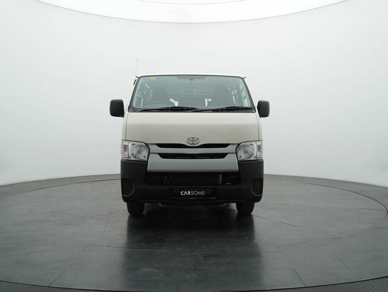 terpakai 2023 Toyota Hiace Panel 2.5