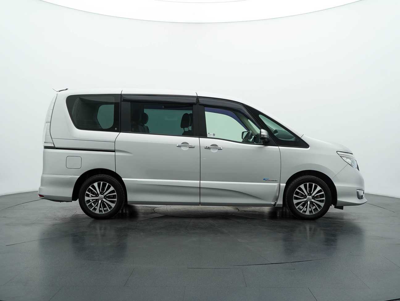 terpakai 2017 Nissan Serena S-Hybrid High-Way Star Premium 2.0