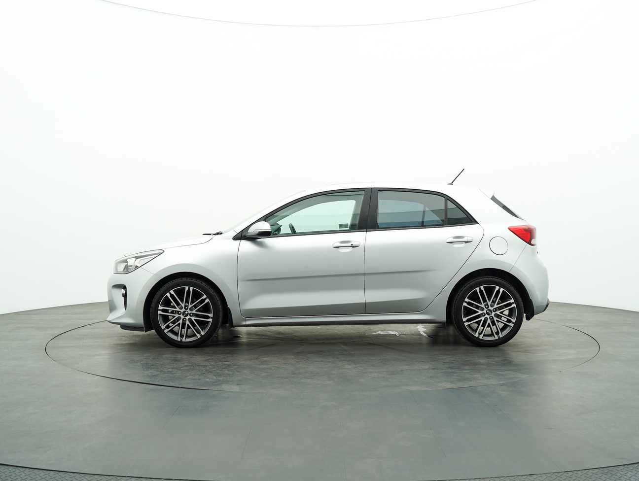 terpakai 2017 Kia Rio  1.4