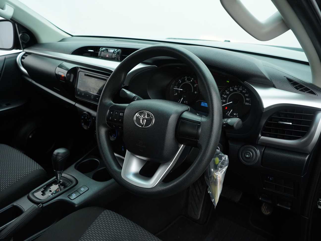 terpakai 2021 Toyota Hilux E Dual Cab 2.4