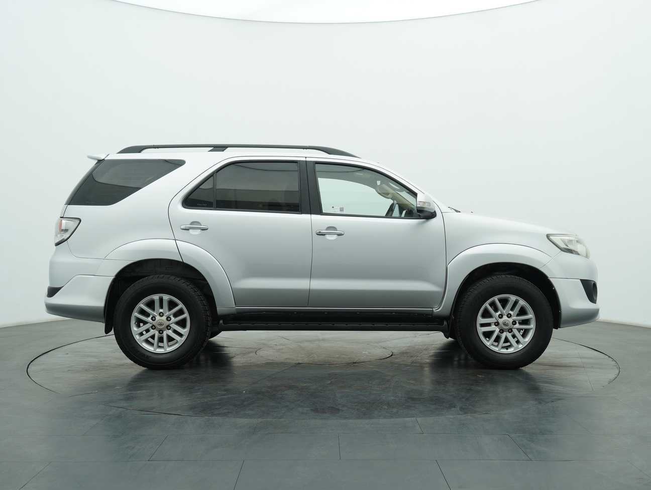 used 2013 Toyota Fortuner V 2.7