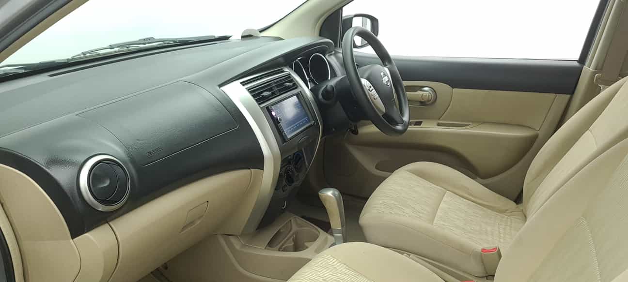 used 2017 Nissan GRAND LIVINA CLASSIC/COMFORT 1.6