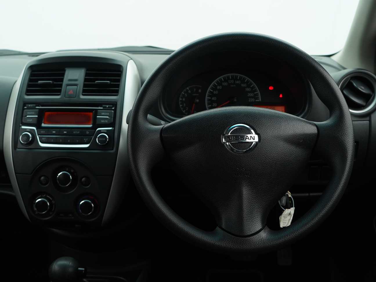 terpakai 2016 Nissan Almera E 1.5