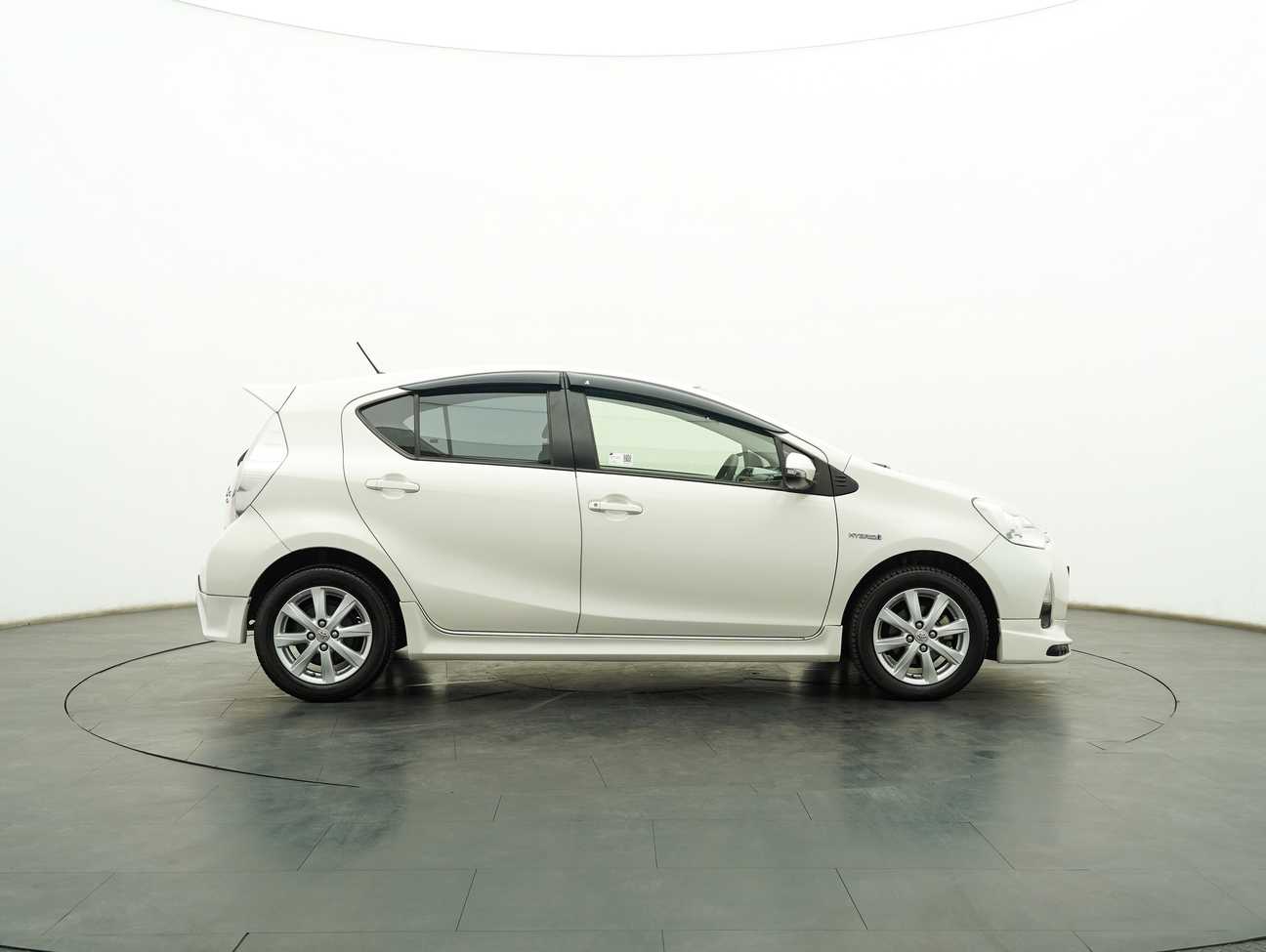 used 2013 Toyota Prius C Hybrid 1.5