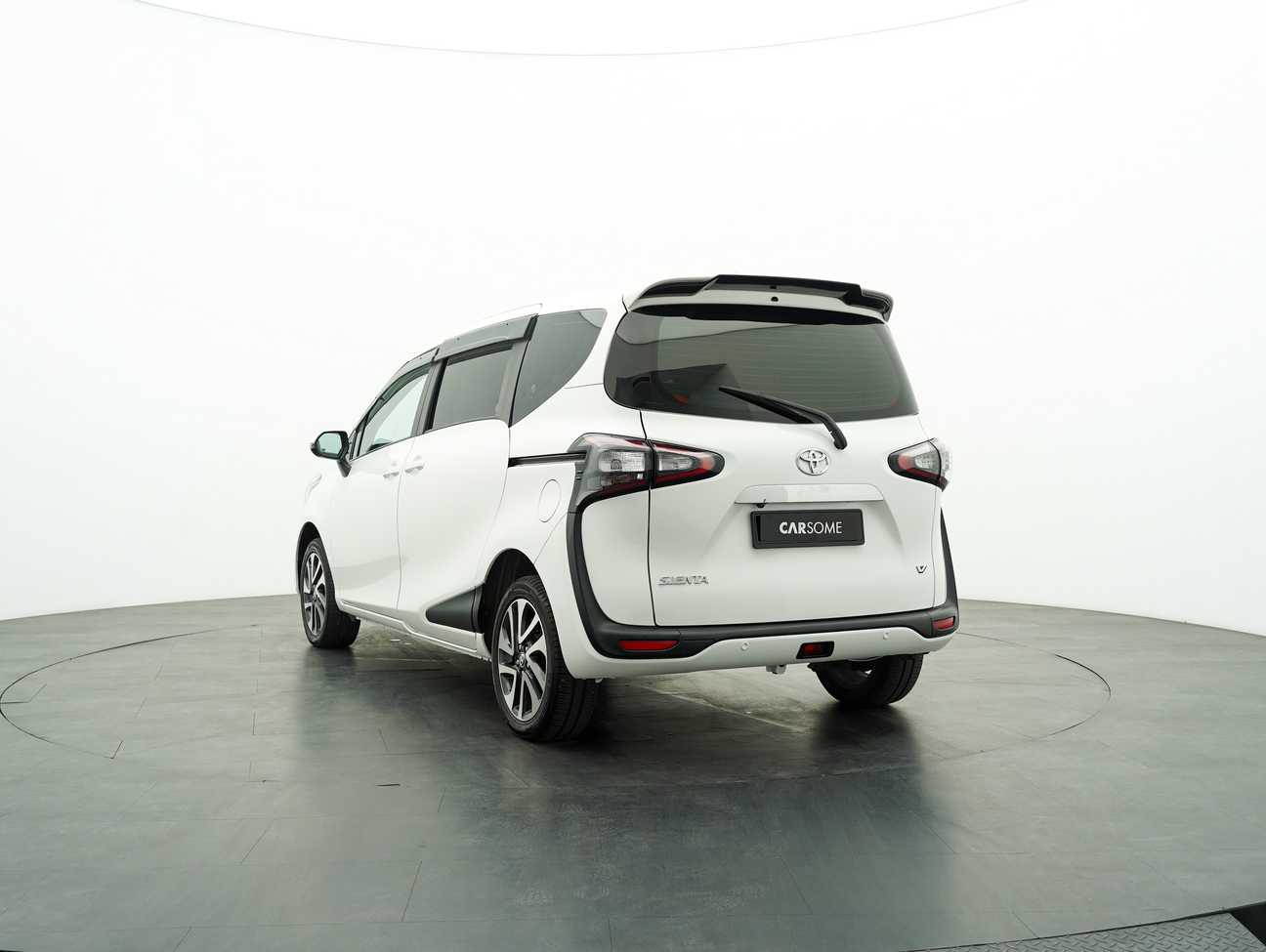 used 2016 Toyota Sienta V 1.5