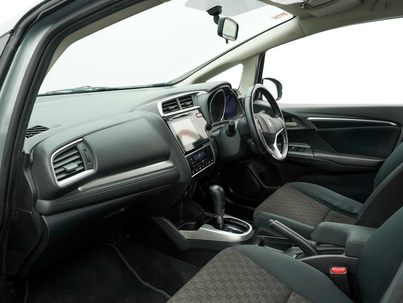 used 2014 Honda Jazz V 1.5