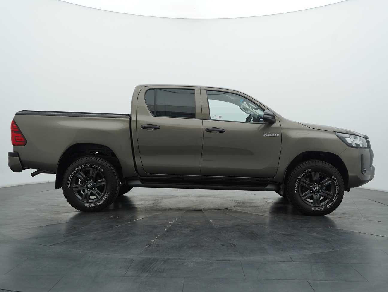 terpakai 2021 Toyota Hilux E Dual Cab 2.4