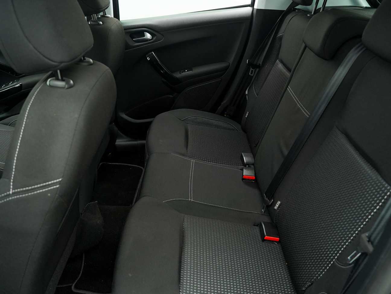 terpakai 2019 Peugeot 208 PureTech 1.2