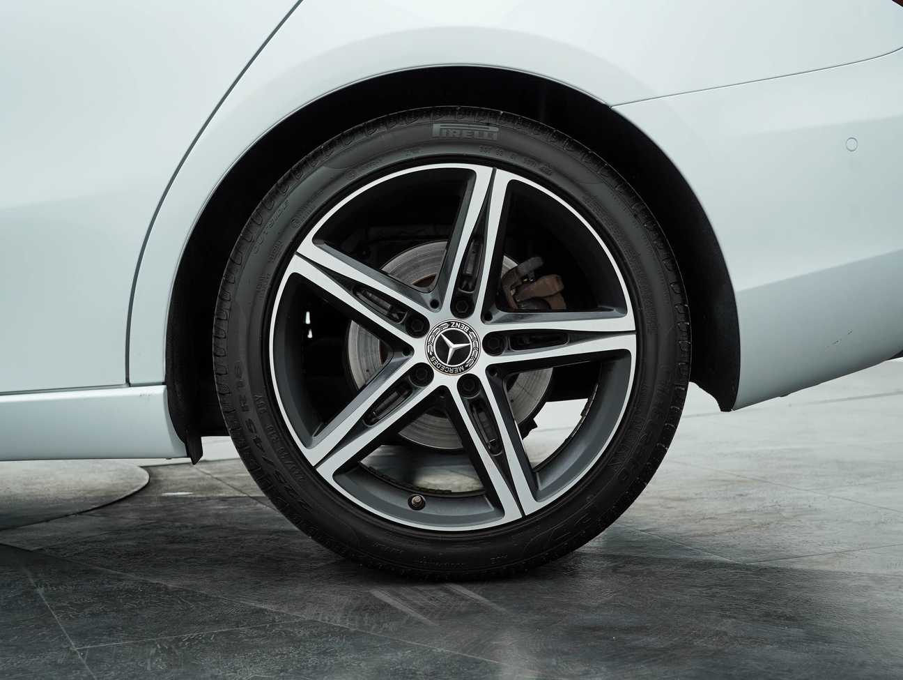 terpakai 2019 Mercedes-Benz A200 Progressive Line 1.3