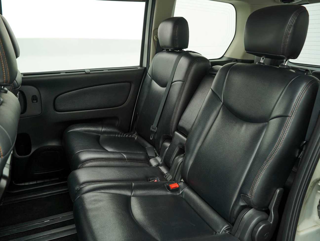 used 2013 Nissan Serena S-Hybrid High-Way Star 2.0