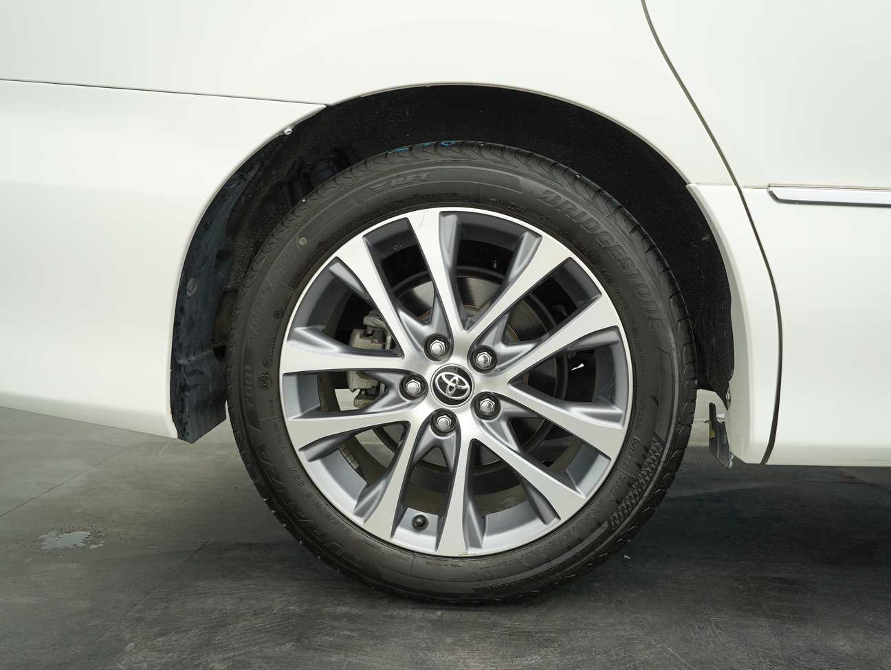 terpakai 2017 Toyota ESTIMA DBA-ACR50W 2.4