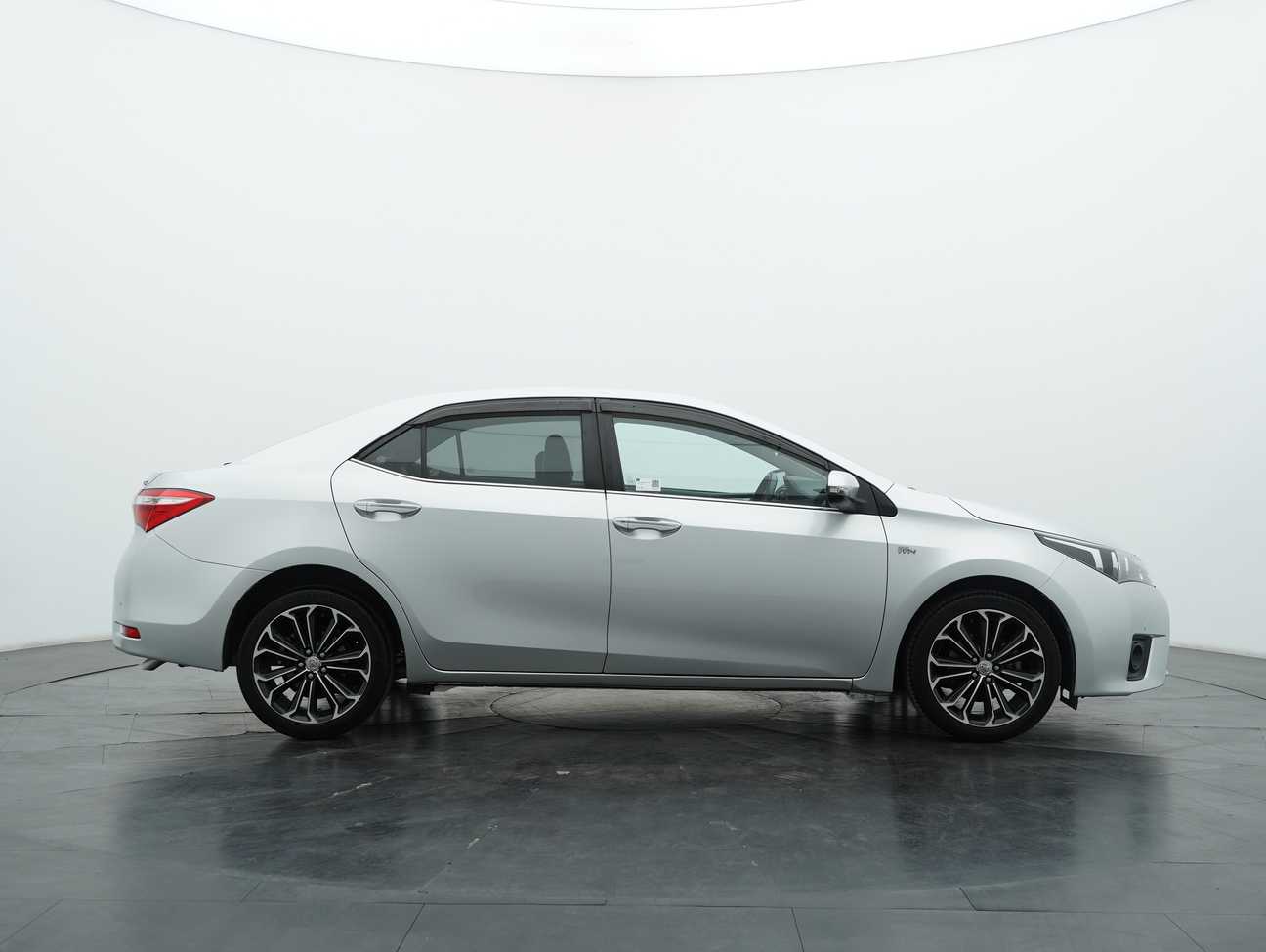 used 2014 Toyota Corolla Altis V 2.0