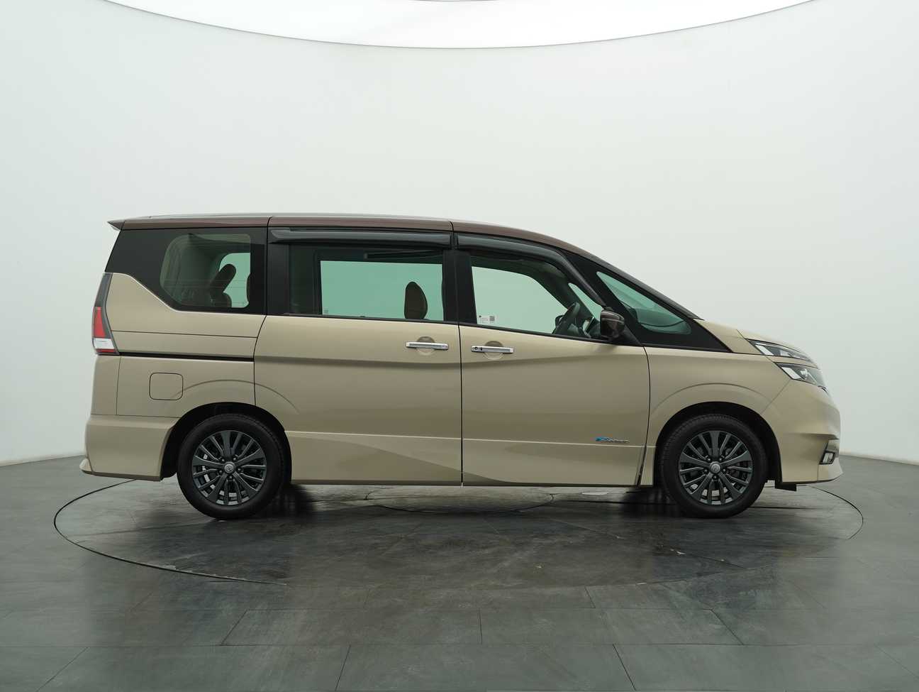 used 2019 Nissan Serena S-Hybrid High-Way Star Premium 2.0