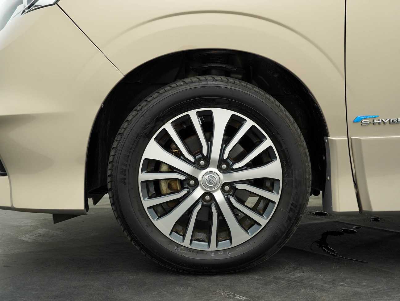 used 2018 Nissan SERENA S-HYBRID HIGH-WAY STAR 2.0