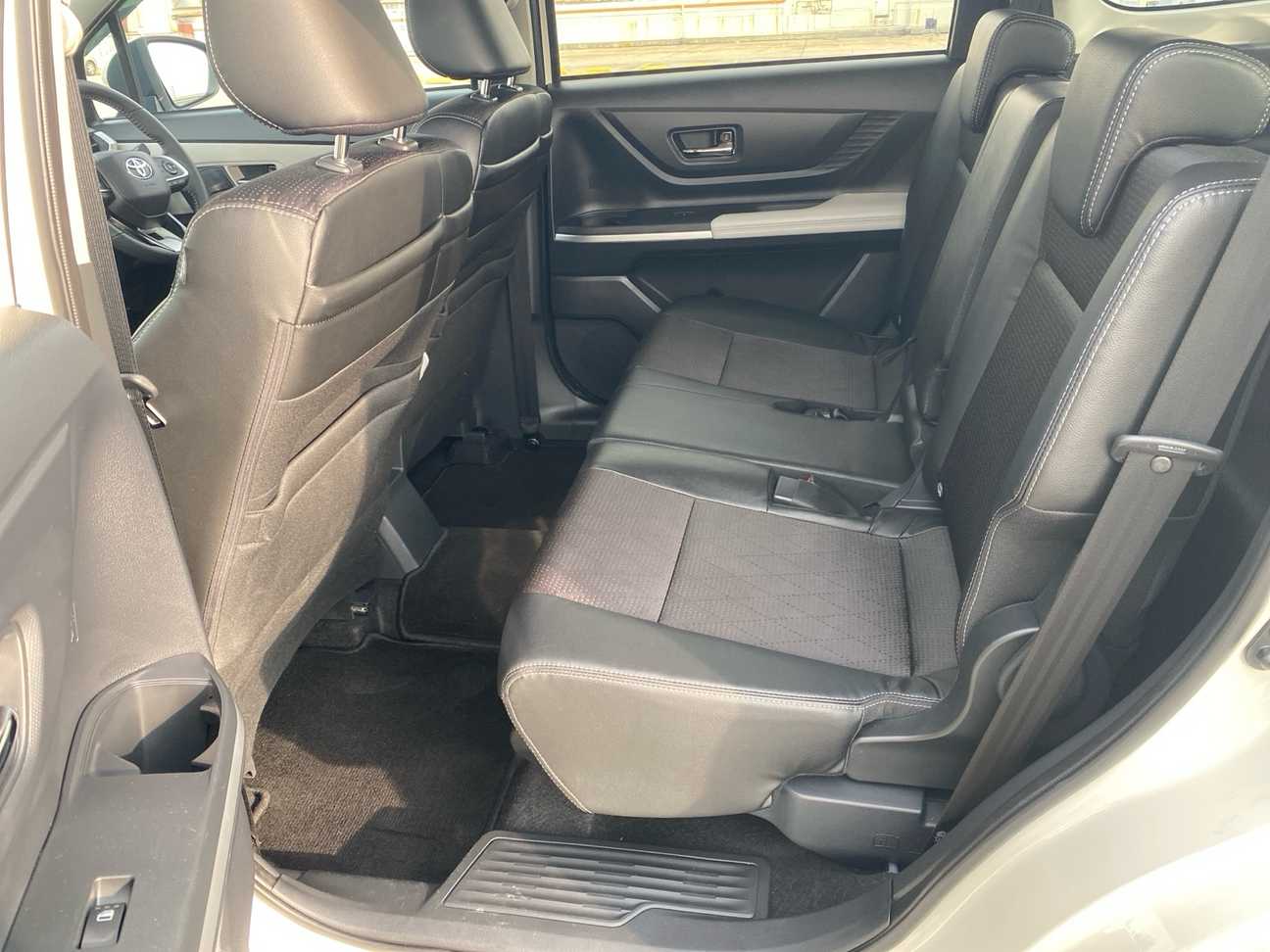 used 2025 Toyota Veloz  1.5