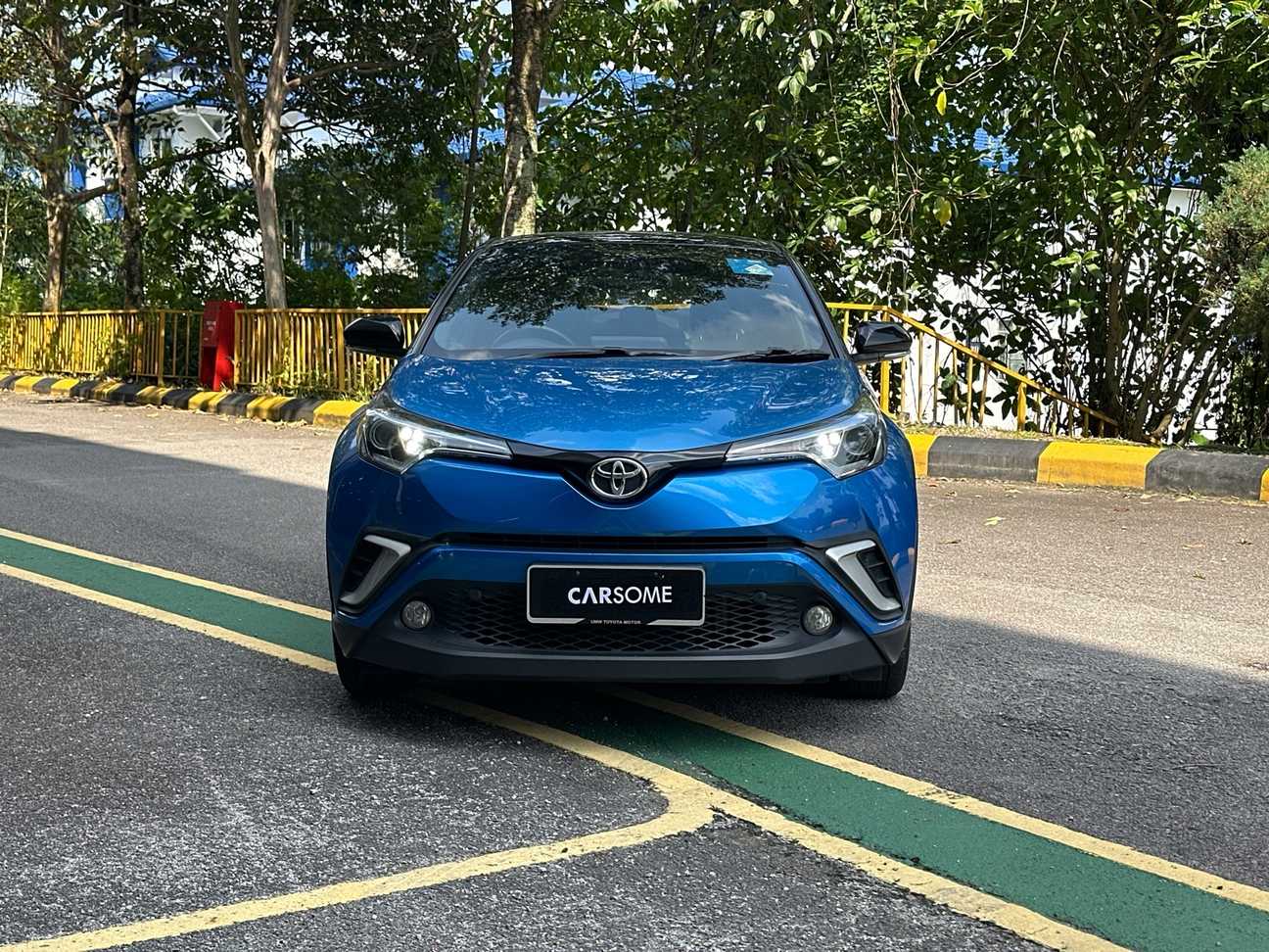 used 2019 Toyota C-HR  1.8