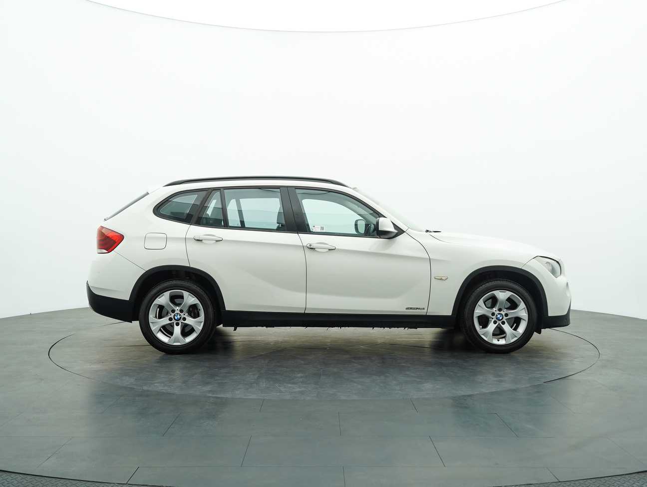 terpakai 2011 BMW X1 sDrive18i 2.0