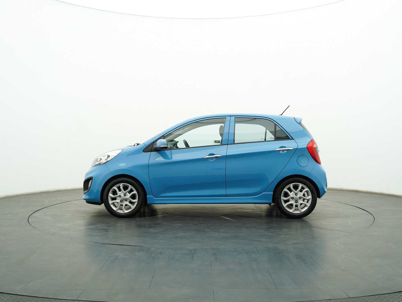 terpakai 2014 Kia Picanto  1.2