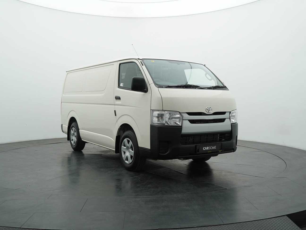terpakai 2023 Toyota Hiace Panel 2.5