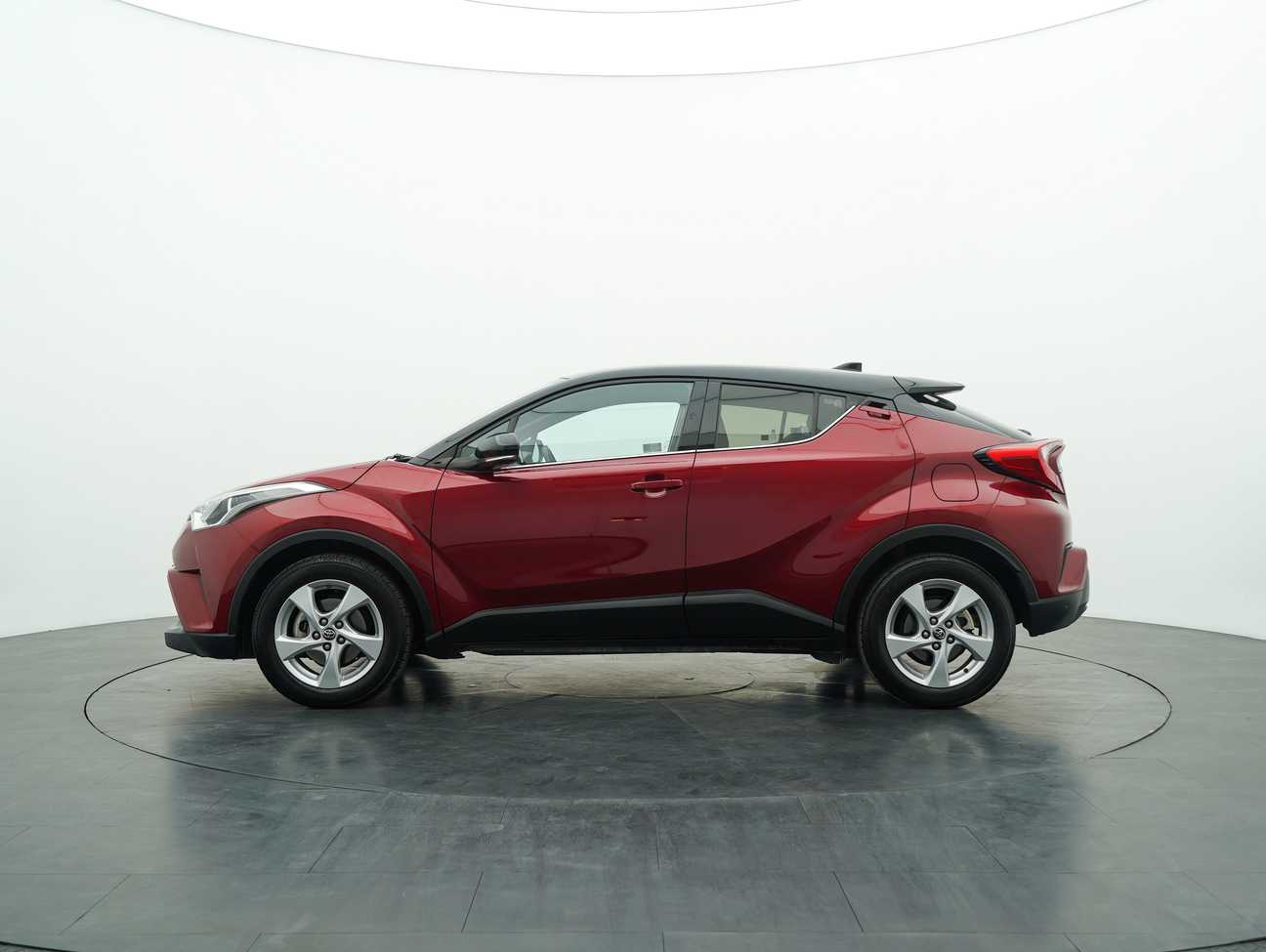 terpakai 2018 Toyota C-HR  1.8