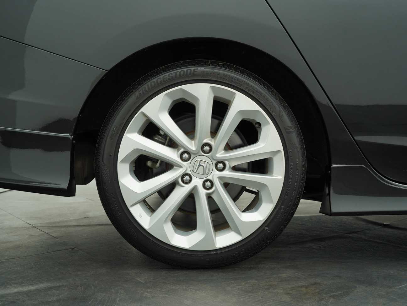 used 2014 Honda Accord VTi-L 2.4