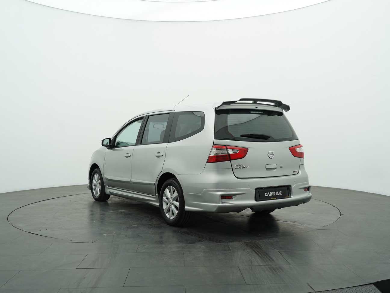 terpakai 2013 Nissan Grand Livina Comfort 1.8