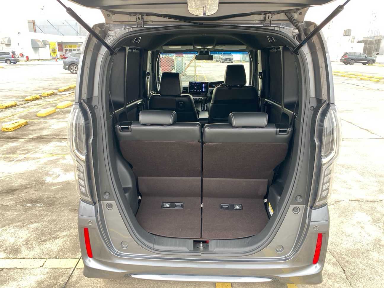 terpakai 2018 Honda N-Box Custom G EX 0.7