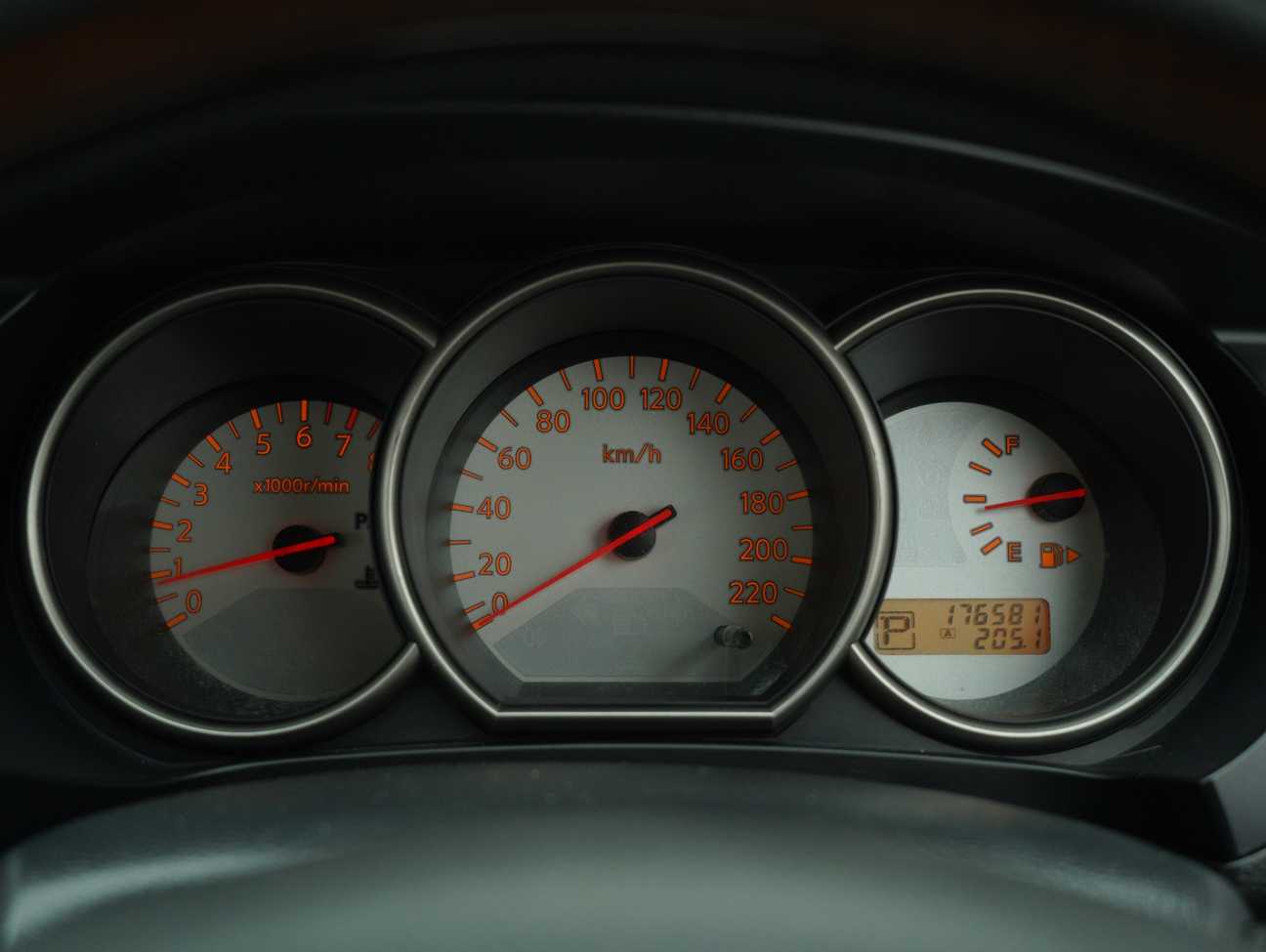 used 2012 Nissan Grand Livina CVTC Comfort 1.8