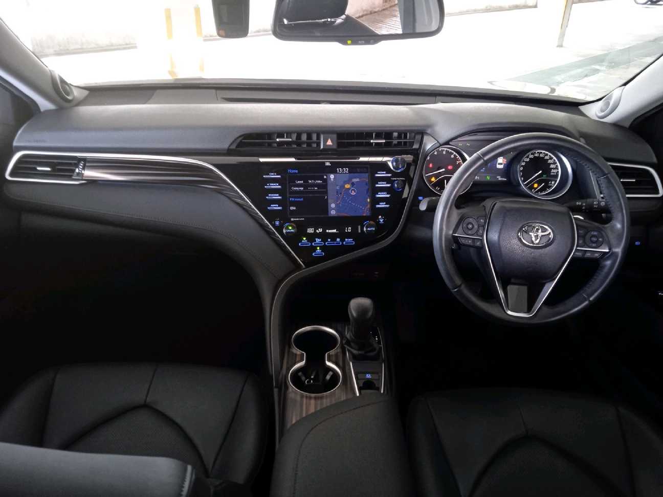 used 2019 Toyota Camry V 2.5