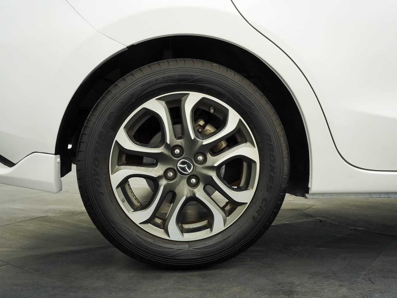 terpakai 2015 Mazda 2 SKYACTIV-G 1.5