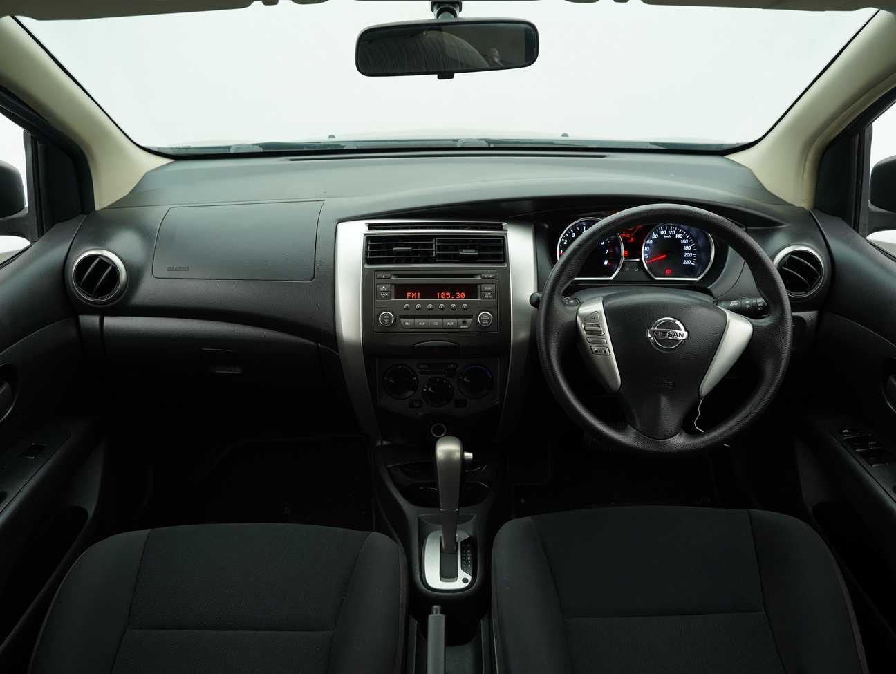 terpakai 2018 Nissan Grand Livina Comfort 1.6