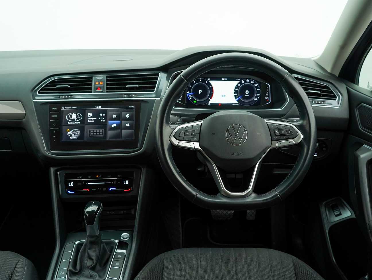 terpakai 2022 Volkswagen Tiguan Allspace Life 1.4