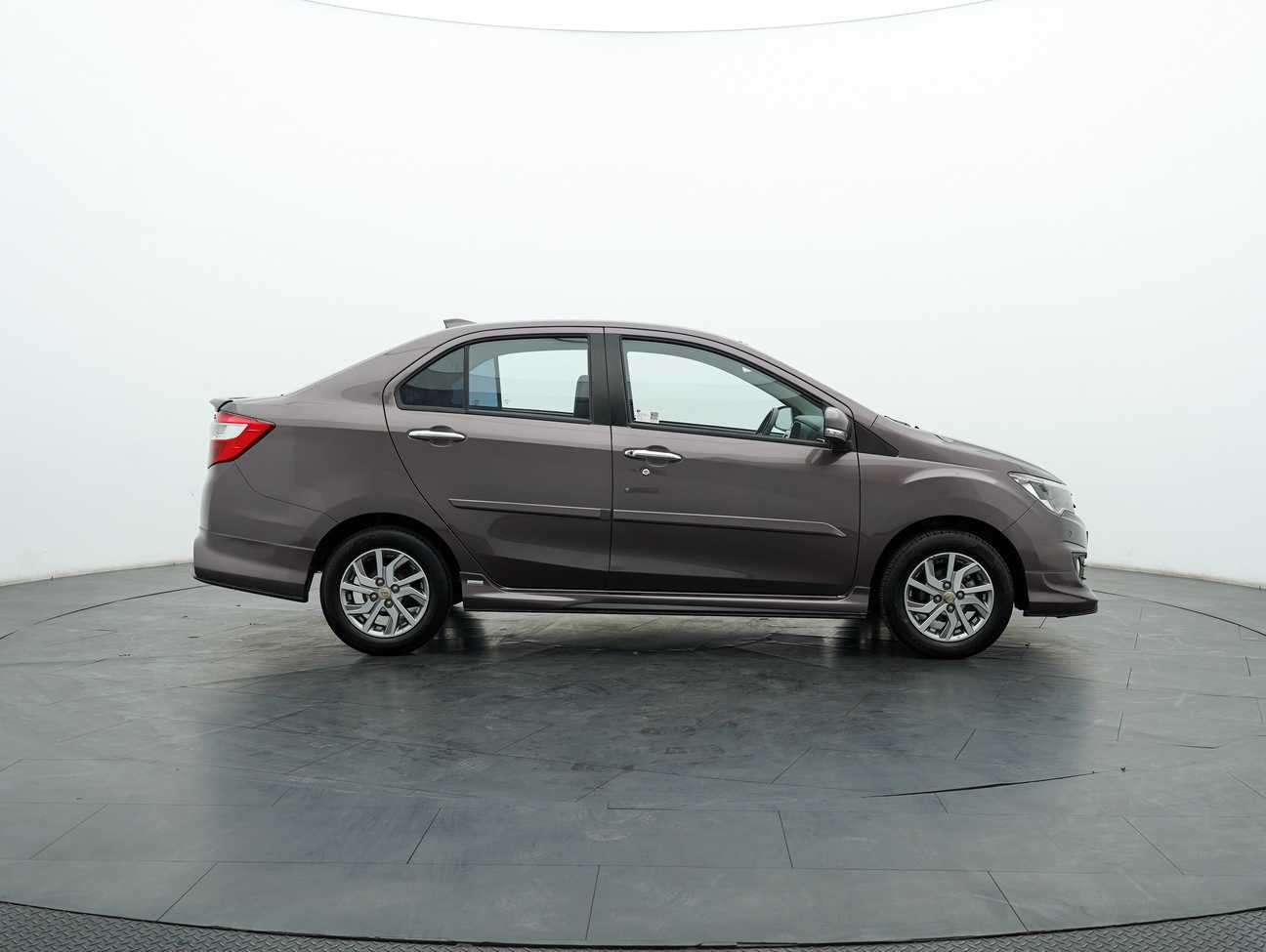 terpakai 2016 Perodua Bezza Advance 1.3