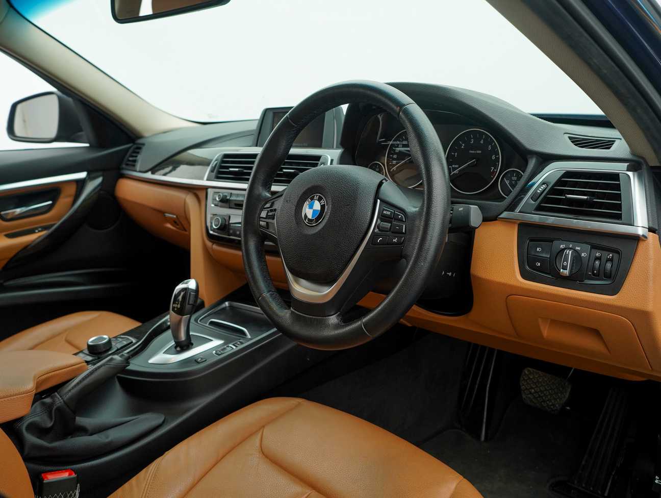 used 2018 BMW 318i Luxury 1.5