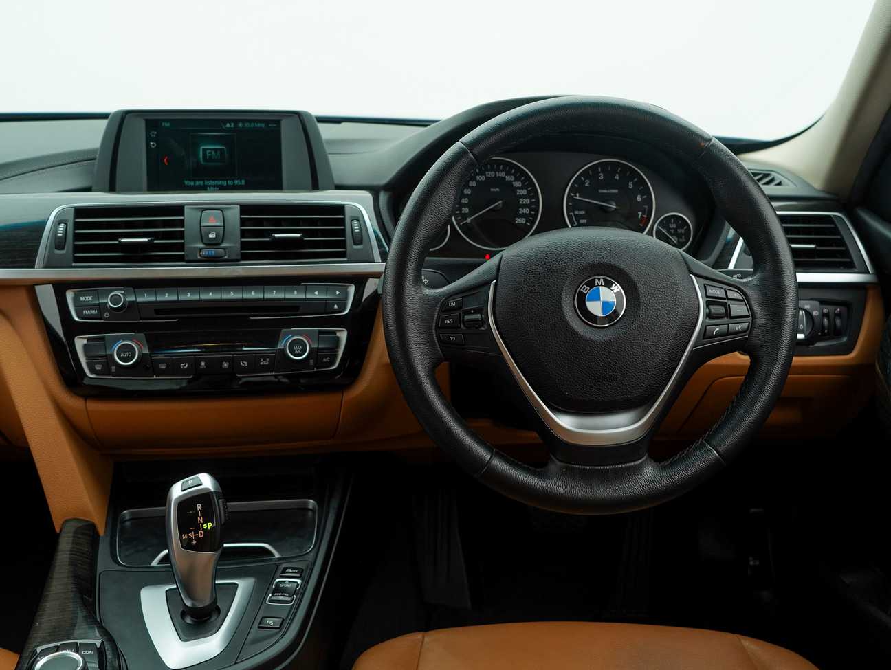used 2018 BMW 318i Luxury 1.5