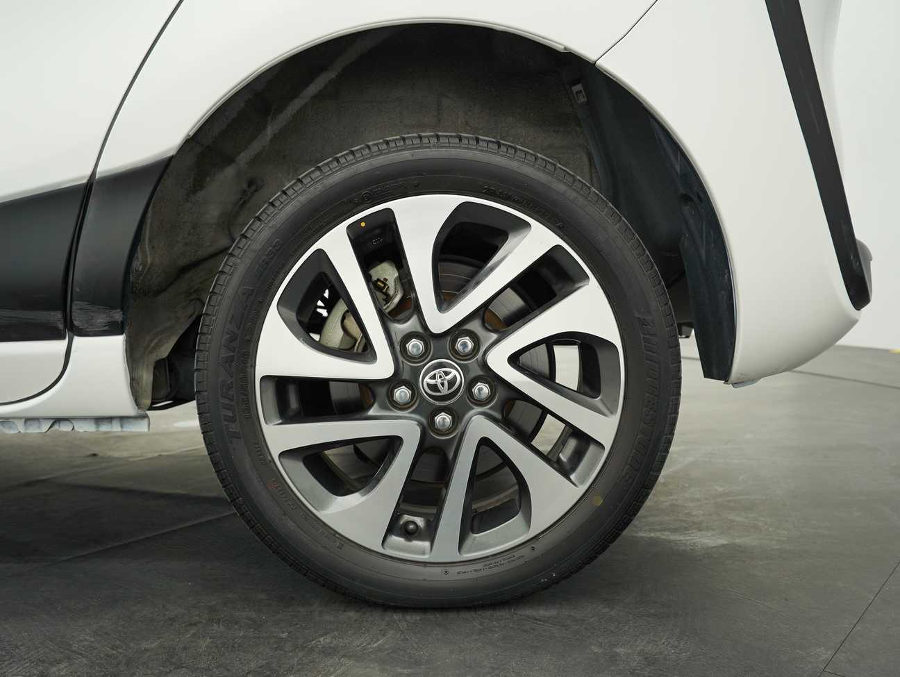 used 2017 Toyota Sienta V 1.5