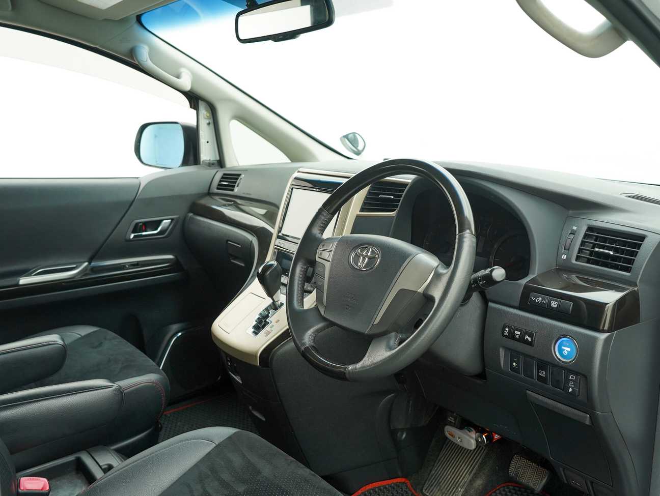 used 2013 Toyota Vellfire Z Golden Eyes 2.4